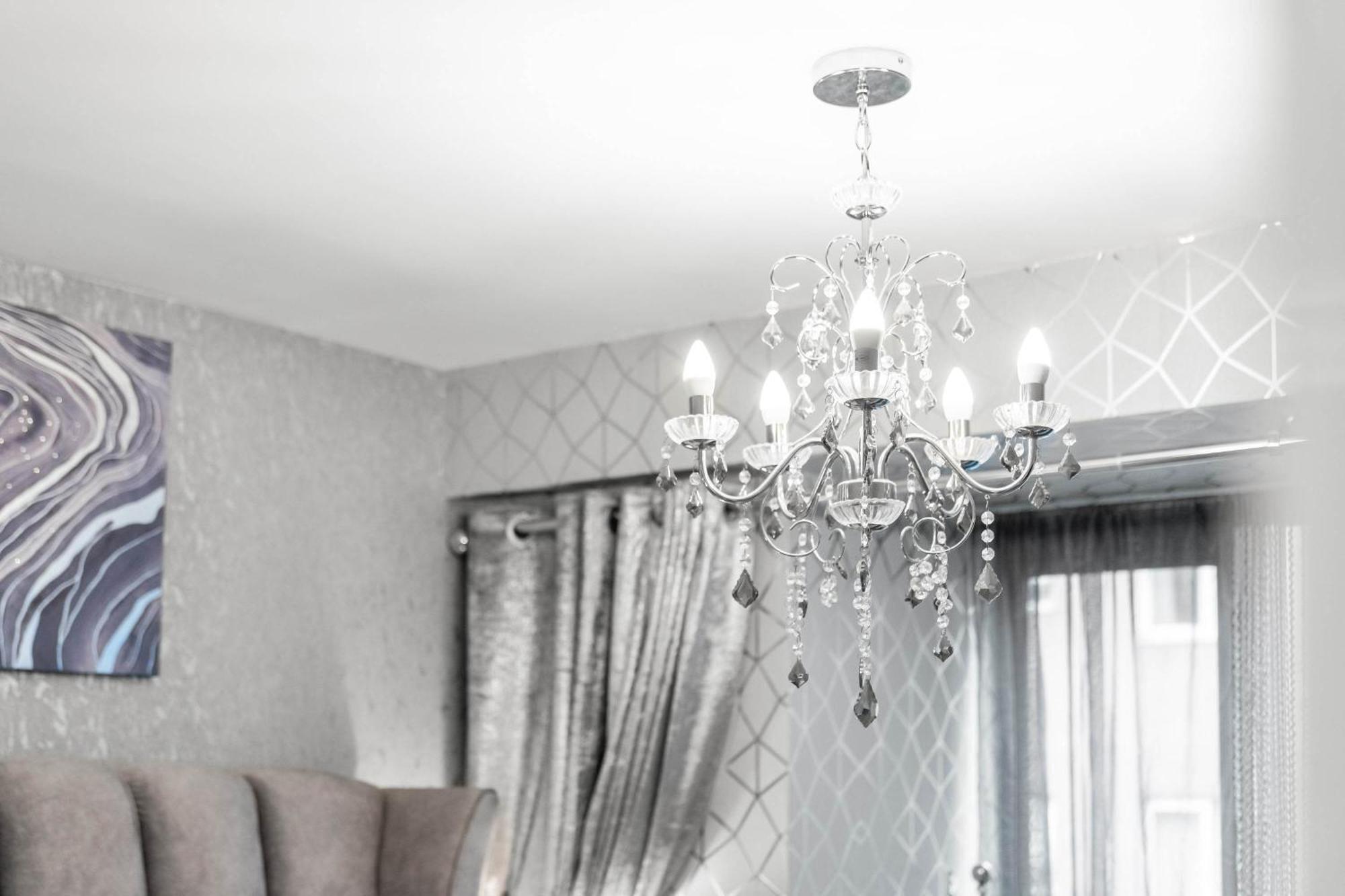 Apartment Luxury 1 Bed Flat With Parking 11k - Rated - Netflix - Wifi - 70 Inch Smart Tv - Centre - Tv In Bedroom - Rated